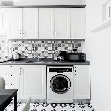 Appartamento Modern Flat 5 Min To Galata Tower In Istiklal Ave Provincia di Provincia di Istanbul Esterno foto