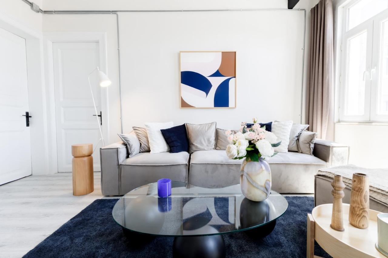 Appartamento Modern Flat 5 Min To Galata Tower In Istiklal Ave Provincia di Provincia di Istanbul Esterno foto