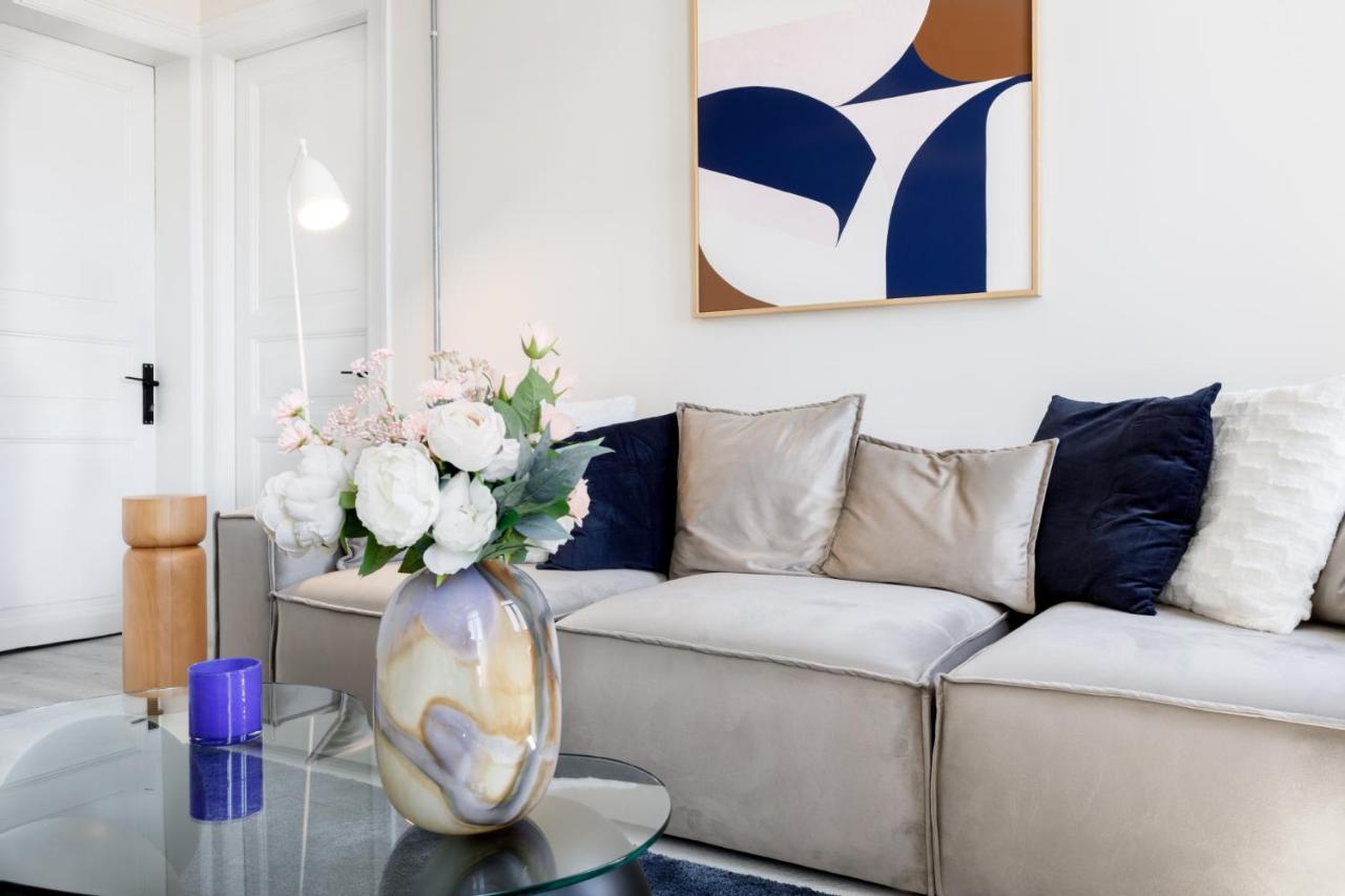 Appartamento Modern Flat 5 Min To Galata Tower In Istiklal Ave Provincia di Provincia di Istanbul Esterno foto