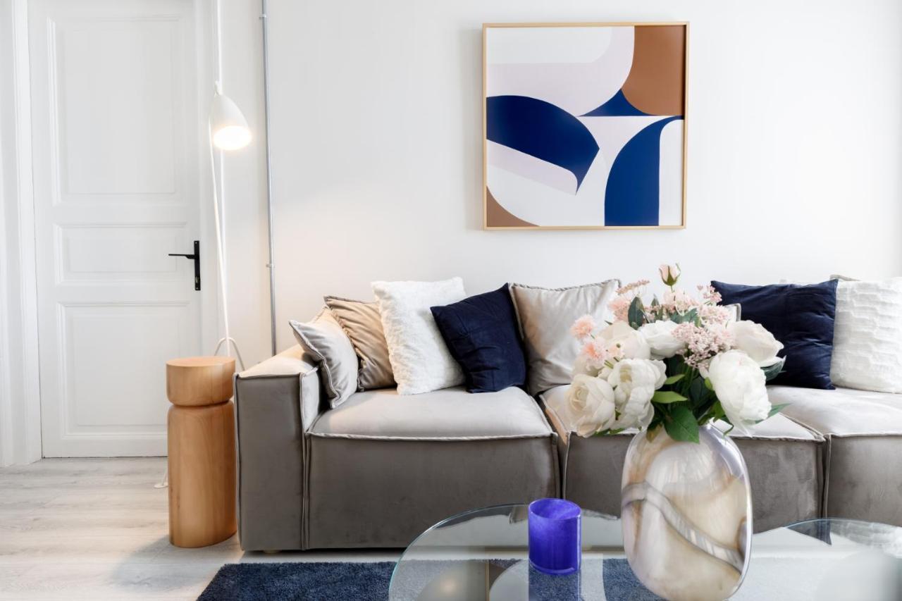 Appartamento Modern Flat 5 Min To Galata Tower In Istiklal Ave Provincia di Provincia di Istanbul Esterno foto