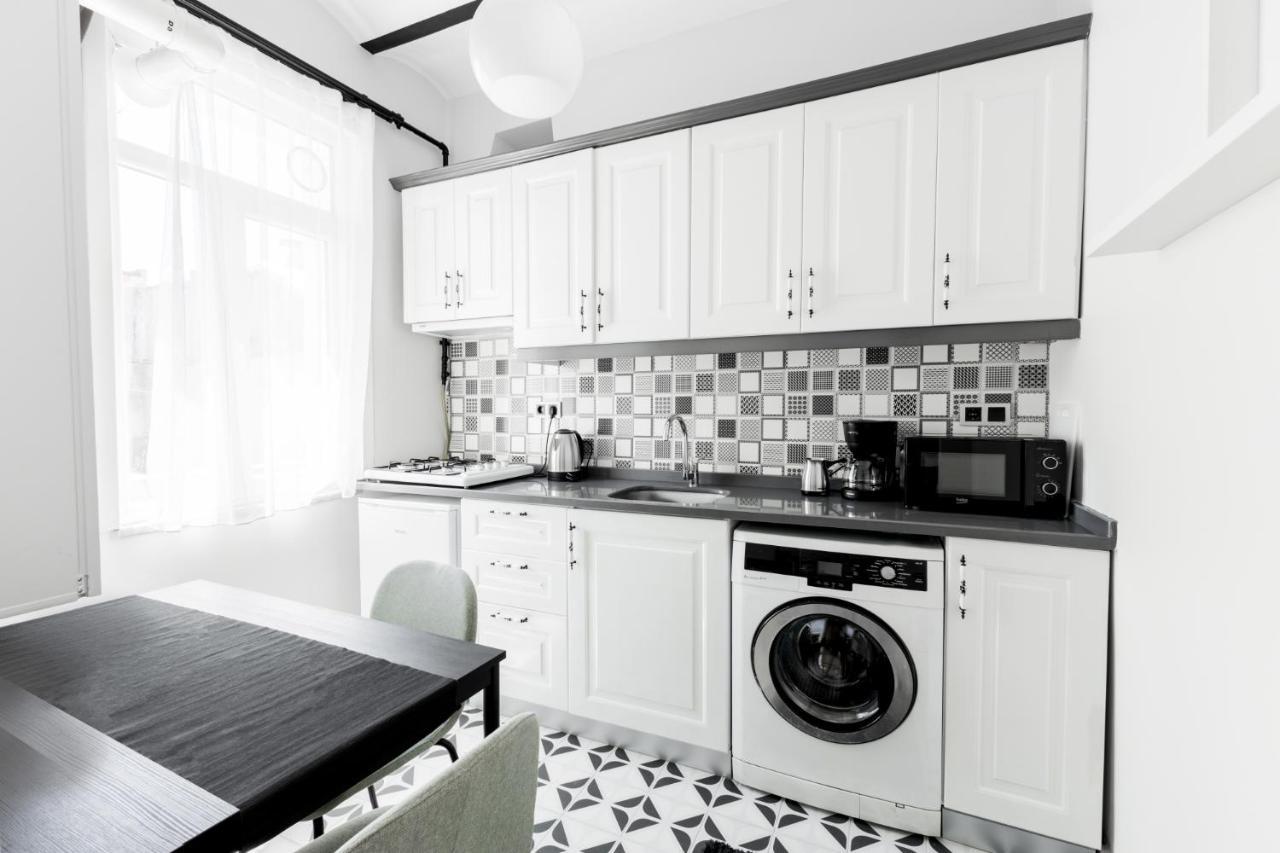 Appartamento Modern Flat 5 Min To Galata Tower In Istiklal Ave Provincia di Provincia di Istanbul Esterno foto